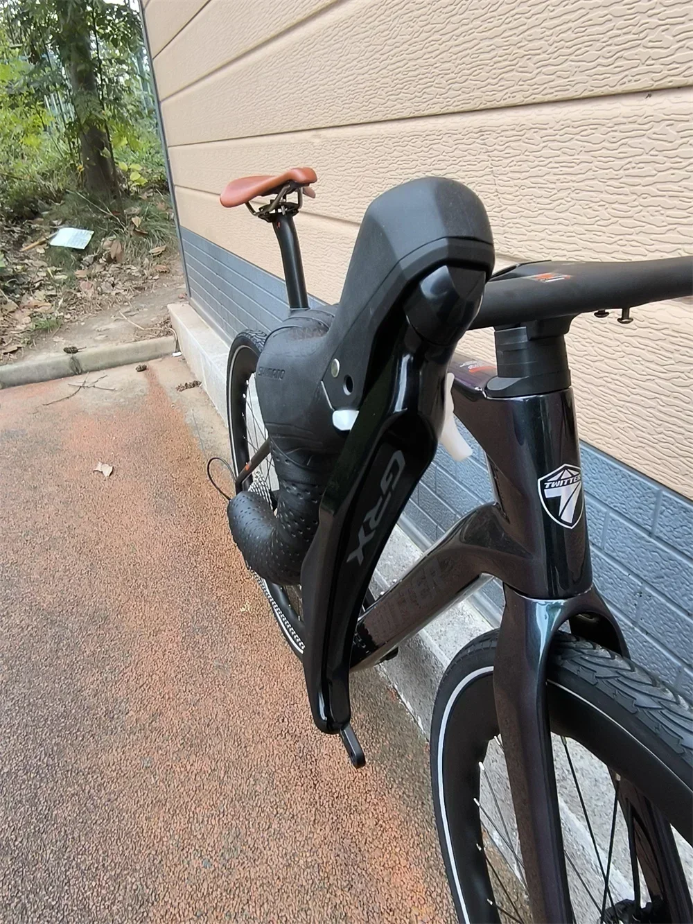 Twitter Gravel-V3 GRX RX600-22 - Cycling Gear And Equipment review and price